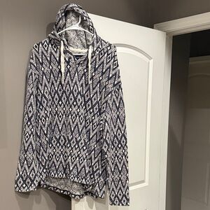 American Eagle Outfitters Black and White Patterned Hoodie